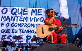 Enquanto eu estou na linha de partida, você (a mulher branca) já está no meio da corrida para começar a correr. Bia Ferreira Poe Sua Arte A Servico Da Luta Contra O Sistema Opressor
