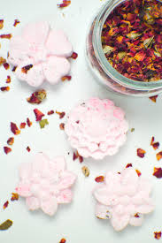Most of the ingredients are pantry staples in many homes, but make sure you have these on hand: Diy Floral Bath Bombs Club Crafted