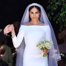 Avid meghan markle fans might soon be able to see the duchess of sussex's famous givenchy wedding gown up close and according to people, more than 350,000 spectators flocked to see kate's wedding dress on display in the first six weeks. Meghan Markle Wedding Dress Ready For Windsor Castle Viewing