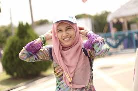 Prior to being an mp, nurul izzah was and still is a strong proponent of human and civil rights with a special interest in prisoners of conscience and the rights of women working both at the national and international level. Foto Nurul Izzah Putri Anwar Ibrahim Yang Melenggang Ke Parlemen