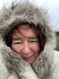 Naughty Nigel feels Insecure and Sara Gets a New Hat