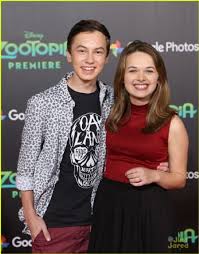 Saved by the bell (2020). Hayden Byerly And Alyssa Jirrels Photos News And Videos Trivia And Quotes Famousfix