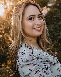 Ella Echols's Instagram, Twitter & Facebook