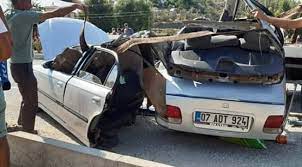 mugla da kaza yapan arac ikiye bolundu arac kazan ambulans