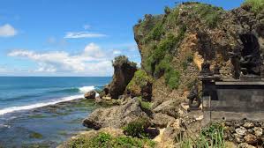 Pantai ngobaran terletak diantara pantai nguyahan dan pantai ngrenehan yang ada disebelah timur dan baratnya. Pantai Ngobaran Htm Rute Foto Ulasan Pengunjung
