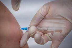 The swiss canton of vaud has decided to postpone the second dose of the coronavirus vaccine by six weeks. Tmxmtzzrxrlrem