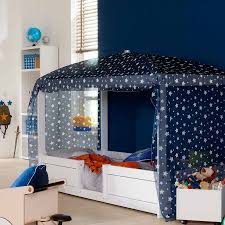 Hallo, mein sohn hat sein halbhohes bett mit etwa 4 1/2 jahren bekommen. Kinderbett Fur Zweijahrige Sicher Umbaubar Mitwachsend