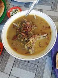 500 gr daging kambing dan tulang 200 gr kacang hijau, rebus sampai pecah 1 liter santan instan 500 ml air matang (atau kaldu kambing) 3 batang serai 5 cm lengkuas, memarkan. Gulai Kambing Kacang Ijo Picture Of Yaman Kuliner Surabaya Tripadvisor