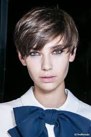 See a recent post on tumblr from @thebutterflyboy about androgynous makeup. Androgynous Korean Tomboy Haircut Novocom Top