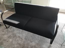 Economico e comodo, si puòrobertarapporto qualità prezzo ottimo, per un divanetto poco imponente ma in cui ci si. Divano 2 Posti Arcos A Slitta In Tessuto Nero Arper Deesup