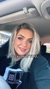 ig: laurenjnicole #Destinationdepop #neontwin #springoutfit #oscars #promszn