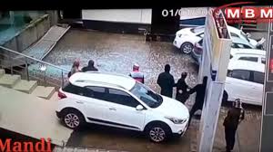 Affordable used cars are available and low monthly payments can be worked out on many of our vehicles. Watch Hyundai Smash Dealership Window And Hit Other Cars