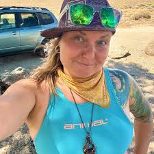 Is there someone in town who does dump runs?