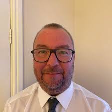 Salford mayor Paul Dennett is urging a new masterplan for Salford Shopping  Centre, as Pendleton eyes up to £20m in regeneration funding to boost  shops, services & community spaces. 🛍️🏙️