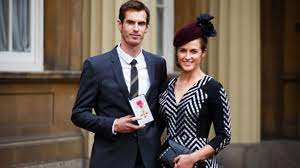 Andy murray has been struggling from a hip injury for a long time. Zusammen Mit Seiner Freundin Kim Sears Freut Sich Tennisstar Andy Murray Uber Den Titel Officer Of The British Empire Stuttgarter Nachrichten