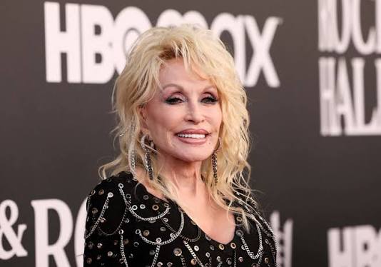 Dolly Parton qua đời ở tuổi 80