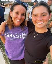 Happiest of birthdays to my mama, she is the most generous, caring,  supportive person to everyone she loves!! I seriously don't know what I  would do without her❤️❤️