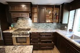 Oak kitchen cabinets are popular in traditional kitchen designs. Are Golden Oak Kitchen Cabinets Making A Comeback Quora