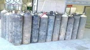 بدعم من شركات باجرش مدير مكتب محافظ الضالع يستلم خمسين إسطوانة غاز اكسجين لمكافحة وباء كورونا