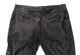 10 Essentials En Noir S Rob Garcia Gq