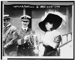 Der untergang der titanic ist auch heute noch mit rätseln behaftet. Akg Images