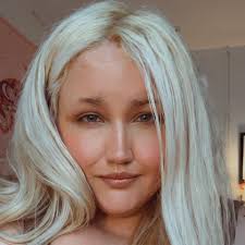 Get a little wild with some leopard print royal icing cookies 😁 Find the  full video tutorial and supply list in my Cookie Art Club