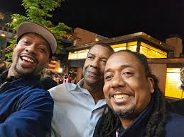 How to remove a photobomber from a picture with Denzel Washington?