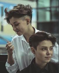Es Ist Lustig Auf Diese Weise Die Menschen Haben Auch Ohne Dass Es Ihre In 2021 Tomboy Hairstyles Short Hair Styles Hair Styles