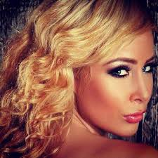 How To Become A Freelance Model In The Modeling Industry Model Beauty Secrets Model Beauty Model