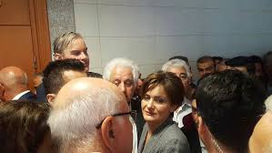 Chp i̇stanbul i̇l başkanı canan kaftancıoğlu, internet üzerinden katıldığı bir yayında chp'lilerin tepkisini çeken açıklamalarda bulundu. Canan Kaftancioglu 1 Boldmedya