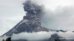 Inilah detik detik gunung merapi meletus pada pukul 10.46 wib yang terpantau lewat kamera pemantau. Prediksi Gunung Merapi Akan Meletus Mendekati Kenyataan