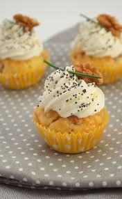 Recette Mini Cupcakes Bacon Noix Et Comte 750g Recette Recette Cupcake Mini Petits Gateaux Recette Aperitif