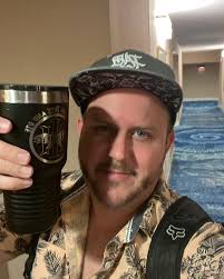 🔈 Follow my new personal project @nothingxxforever 🤘🤘 … soon —>  @beckomusic #marcosleal #labyrinth #nothingforever