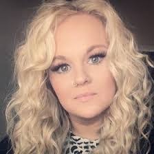 Alisha Crowe's Instagram, Twitter & Facebook