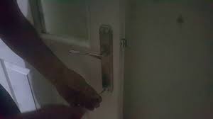 Kapi Kolu Nasil Sokulur Kapi Kolu Nasil Takilir Kapi Kollari Nasil Degisir Door Handle Replacement Youtube