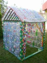 поделки для детского сада на улицу из пластиковых бутылок Podelki Iz Plastmassovyh Butylok Svoimi Rukami Dlya Dachi Sada Ogoroda Detskogo Sada Shkoly In V 2020 G Pererabotannye Butylki Povtornoe Ispolzovanie Korziny Podelki