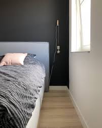 hay gymhook als nachtlampje naast het bed interieur kleuren bed interieur