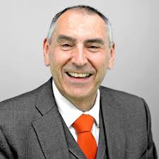 There are some people in magic (and life) who are loved and respected Zak  Stone IS one of those people. He not only has a vast magical repertoire but  also superb talent