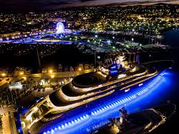Overnight stay in a superior room. The 10 Biggest And Largest Yachts In The World The Marinareservation Com Blog Online Marina Reservations