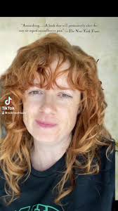 Rachel Hatch (@notmissfrizzle)