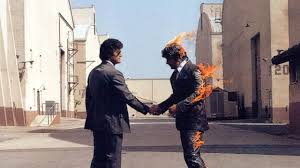 Le groupe de musique pink floyd ne doit pas son nom à la traduction anglaise de flamants roses, mais fait référence à deux musiciens de blues appréciés de syd barret, fondateur du groupe : L Histoire Derriere Have A Cigar De Pink Floyd L Actualite Du Monde De La Musique