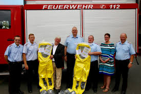 Welcher anzug vor welchen stoffen am besten schützt, geht aus der sogenannten. Neue Chemikalienschutzanzuge Fur Die Feuerwehr Stadtfeuerwehr Sehnde