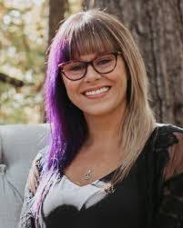 Diana Smith's Instagram, Twitter & Facebook