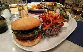 Leonberg Gruner Michel Rawrbrgr Com Essen Lebensmittel Essen Burger