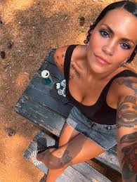 I hope you all are having an amazing weekend so far. 😘