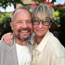 ❤️ Es macht mich glücklich, wie Du liebst ❤️ Ja, so ähnlich könnte es mal  aussehen 😍 Welches Bild gefällt Euch besser? Wünsche Euch ein  wunderschönes Wochenende & genießt das traumhafte Wetter