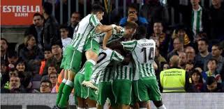 El barcelona, con su juego habitual de posesión del balón, tomó las riendas del juego; Barcelona Betis Hoy Goles Resumen Y Resultado Del Partido De Futbol