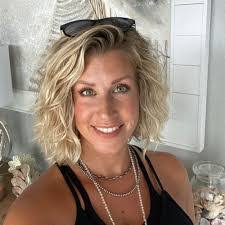 Amy Mccully's Instagram, Twitter & Facebook