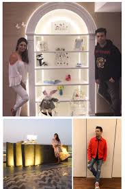 Karan Johar Karan Johar Stunning Design Karan johar lives on the 12th floor of this mumbai highrise with his mom and twin kids. karan johar karan johar stunning design