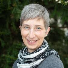 Sarah Ison's Instagram, Twitter & Facebook